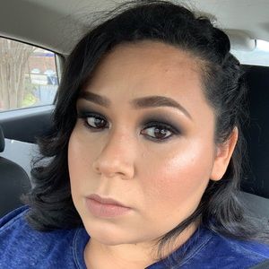 Meet your Posher, Lorena